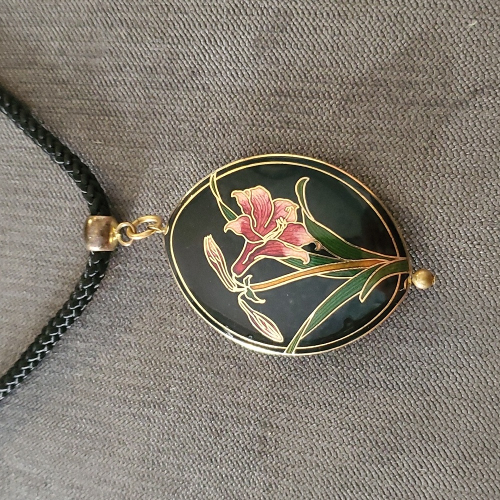 Vintage Rope Necklace - Picture 2 of 3